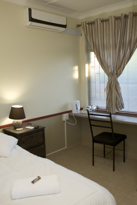 Lazy Daisy Lodge room 5